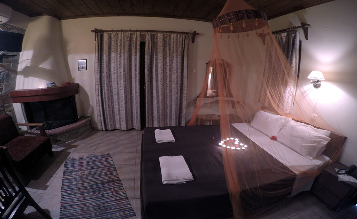 Das Doppelbett von Studio 3, Maistros Studios Damouchari Pelion