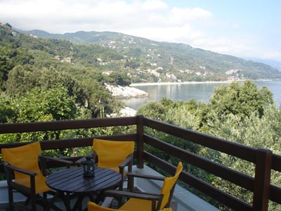 Maistros Studios. Apartments in Damouchari,Pelion, Greece.  Category: 3 keys Runs all year round Distance from the sea is 100 meters.